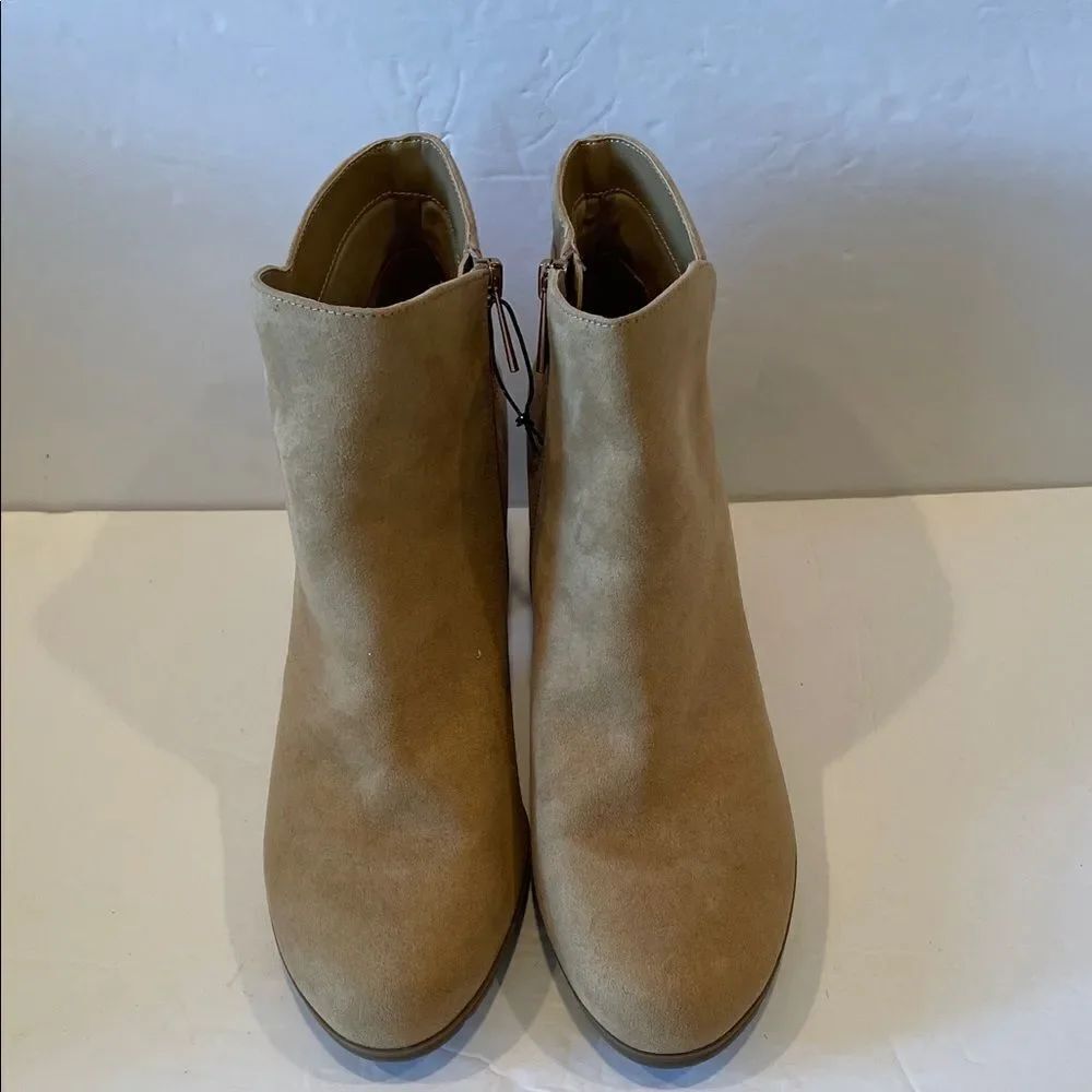 Anne Klein Tan Ankle Boots Heels 3”